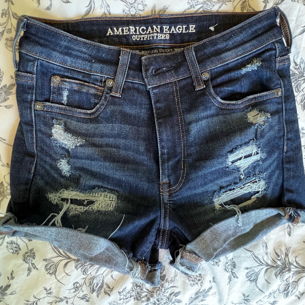 Dark wash distressed American eagle High Rise Shortie. Sz 4